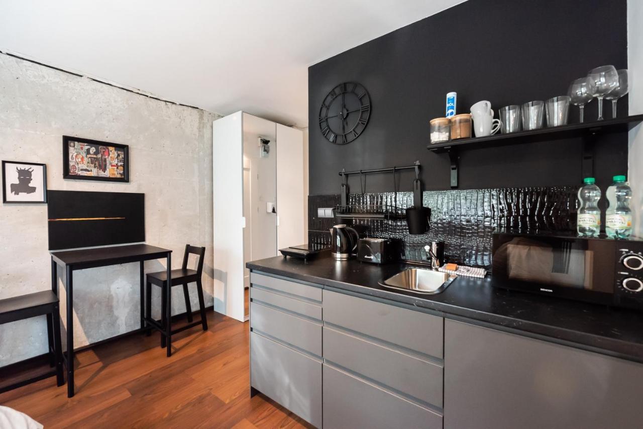 Ochota Funky Studio Apartment Warsawa Bagian luar foto
